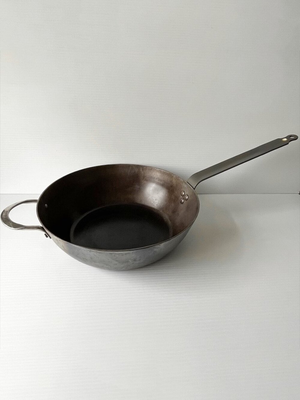 De Buyer MINERAL B Carbon Steel Country Fry Pan 12.5" Uncoated Seasoned France